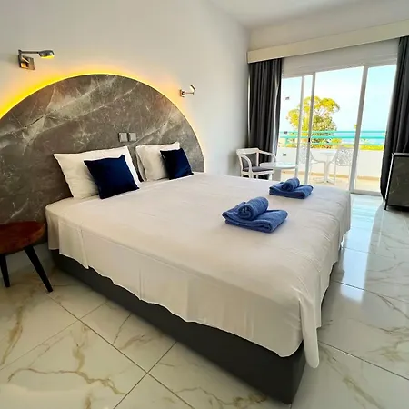 Adelais Bay Hotel